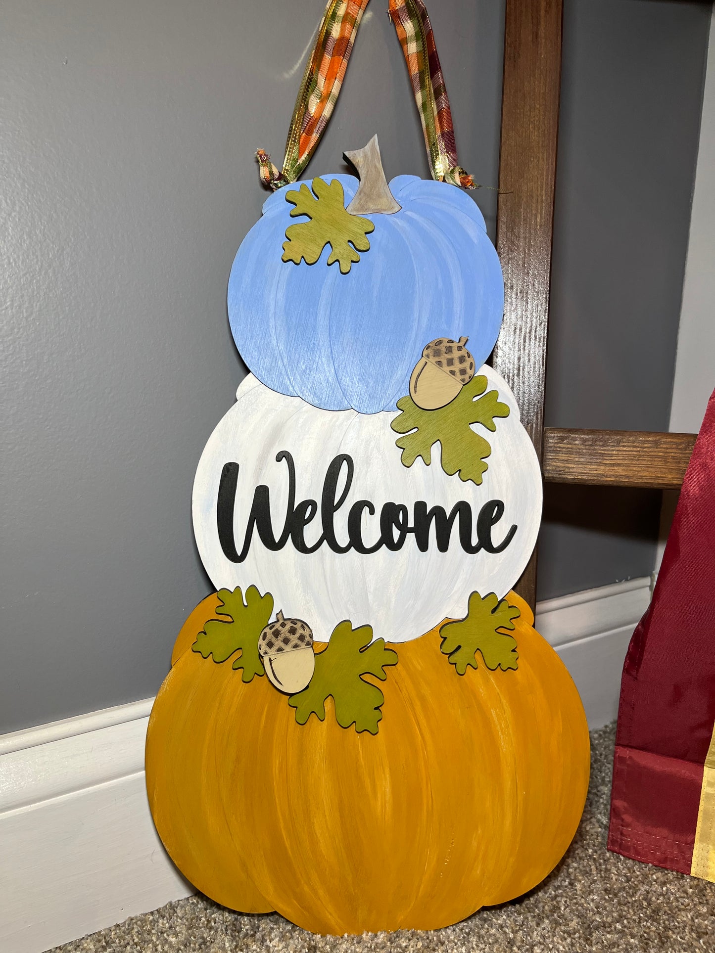 Stacked Pumpkins Welcome Sign